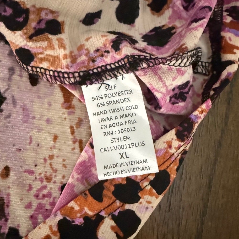 Dear Scarlett Womens XL Purple Pink Abstract Animal Print V-Neck Flutter Top - Picture 7 of 7